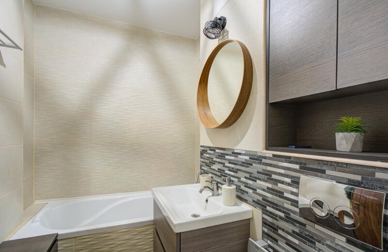 Metrou 1 Decembrie apartament 2 camere decomandat, centrala, parcare